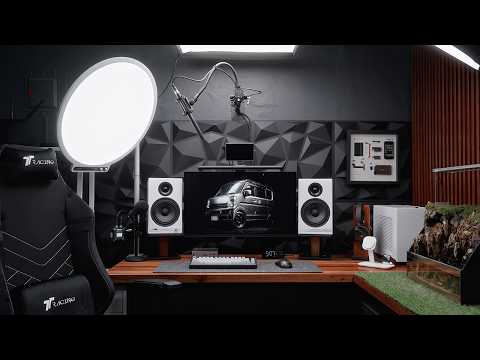 My Best Desk Setup Tour Yet - 2025