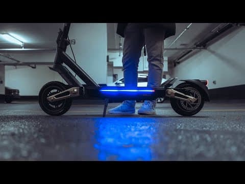 The First E-Scooter That ACTUALLY Impressed Me — NAVEE ST3 Pro