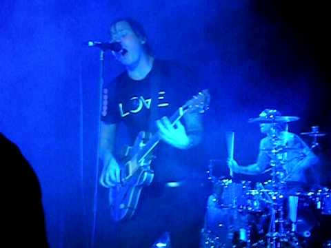 Blink 182- Carousel (Live In Irvine)